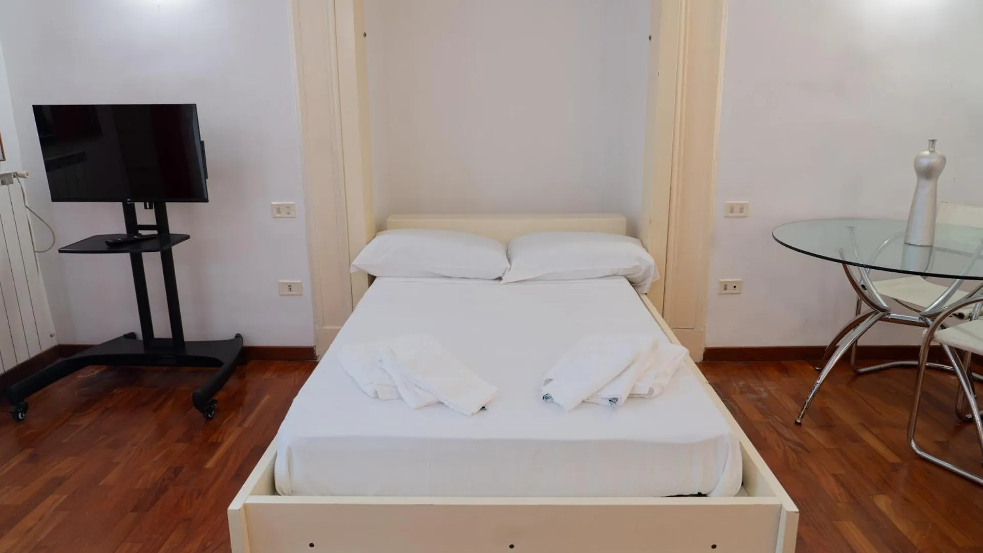 Cozy Apartment 33 Naples Italy